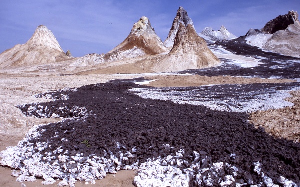 Carbonatite lava flows from Oldoinyo Lengai volcano